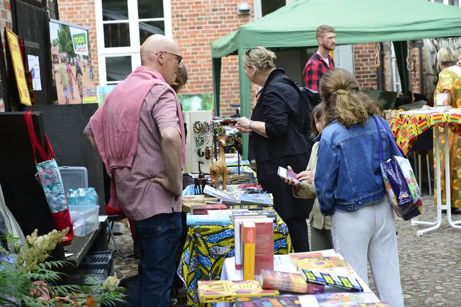 Stand Togo Jetzt! e.V. beim 12. Afrikatag